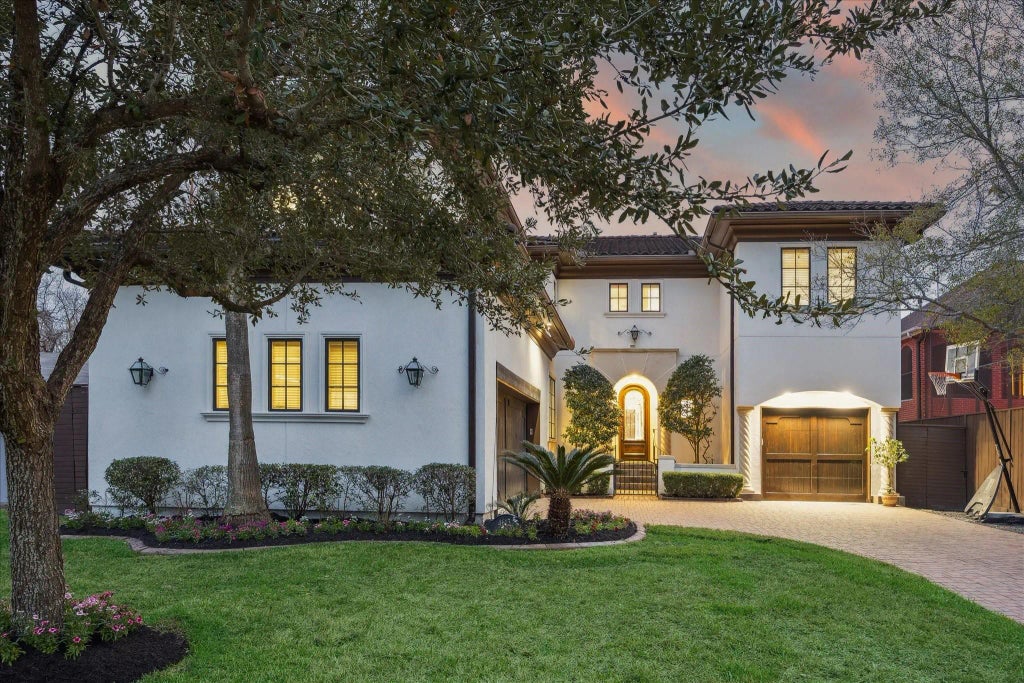 4613 Evergreen Street, Bellaire