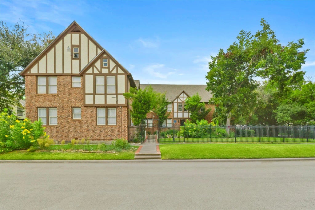 436 Westmoreland Street 2, Houston