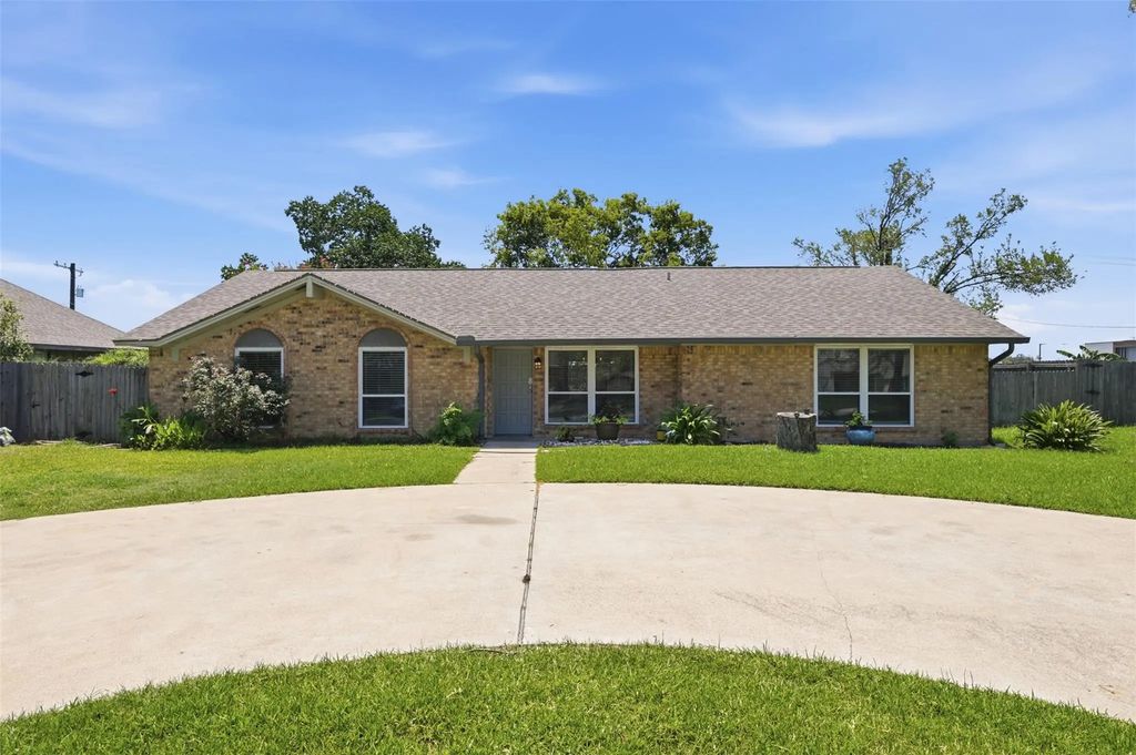 2210 Quail Hollow Drive, Bryan