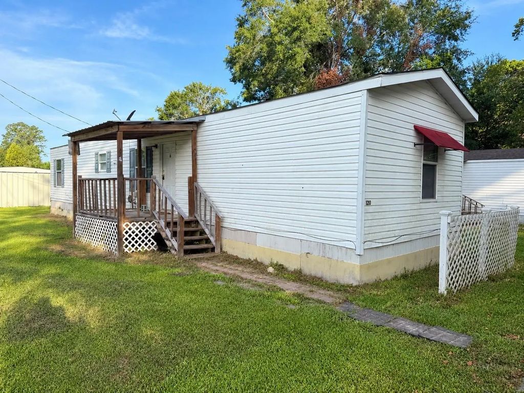 120 Pecan Street, Kountze