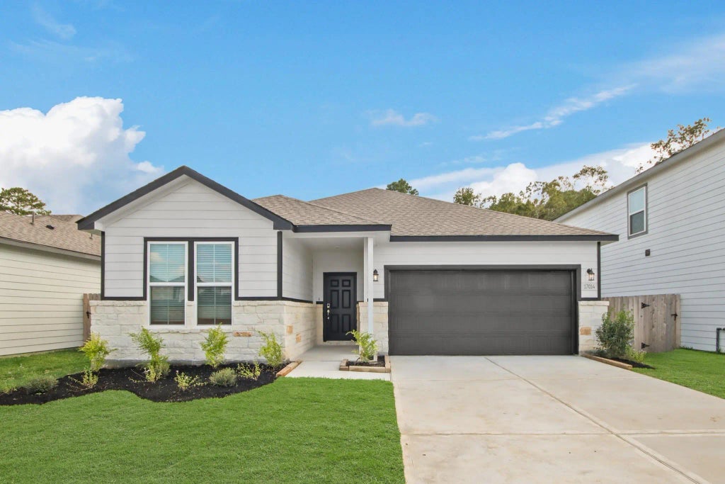 17014 Hazelnut Drive, Conroe