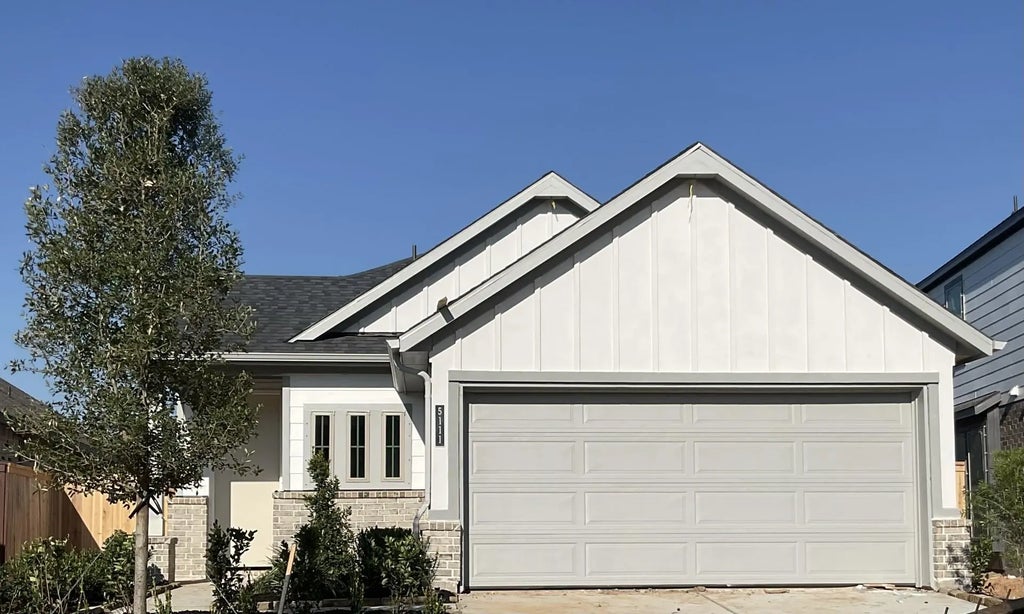 5111 Getty Lane, Iowa Colony