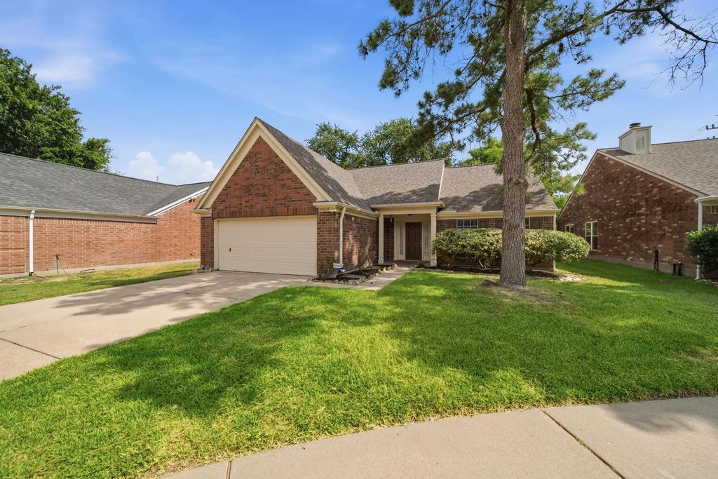 20619 Apache Lake Drive, Katy