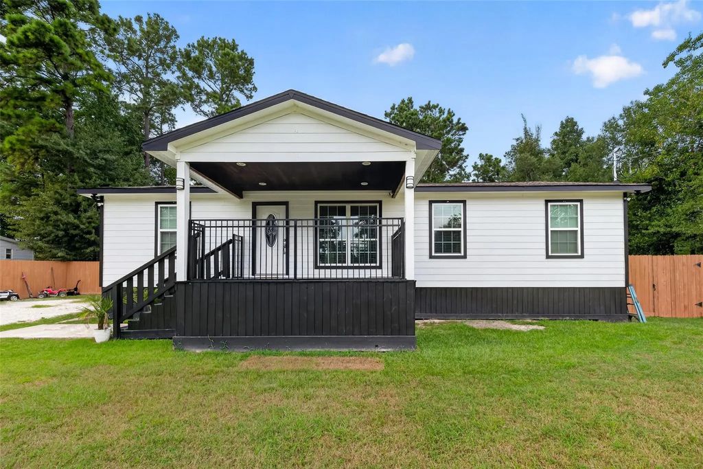 21673 County Road 3749d, Cleveland