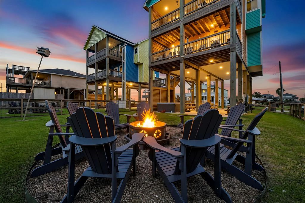 1998 Avenue G, Crystal Beach