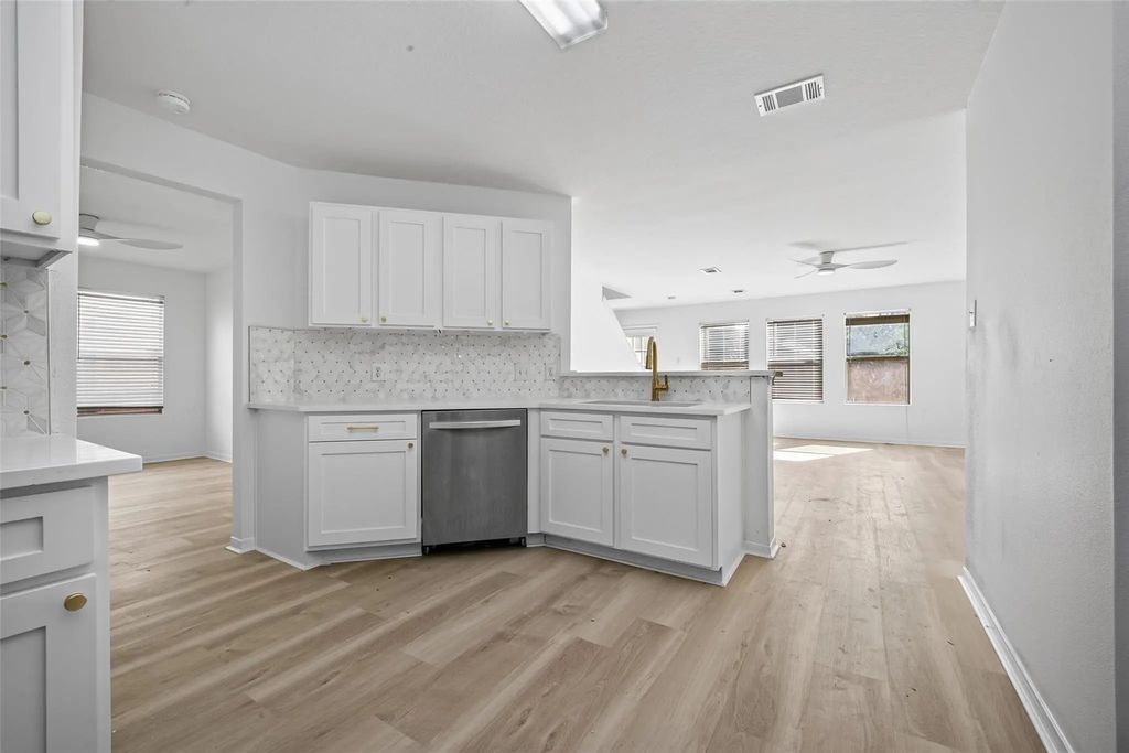 16111 Wisteria Hill Street, Houston