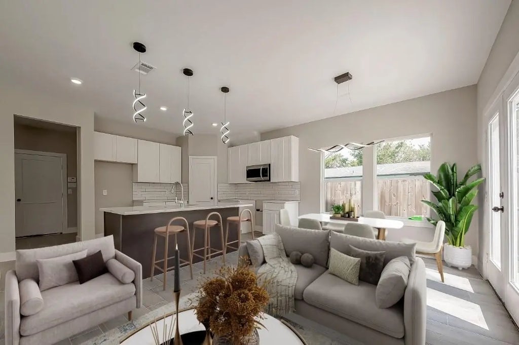 8128 Chateau Street, Houston