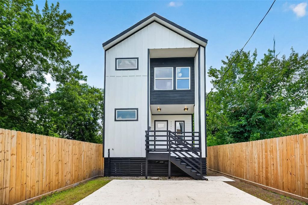 2205 Des Chaumes Street, Houston