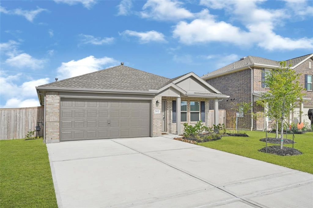 2112 Hyde Acres Street, League City