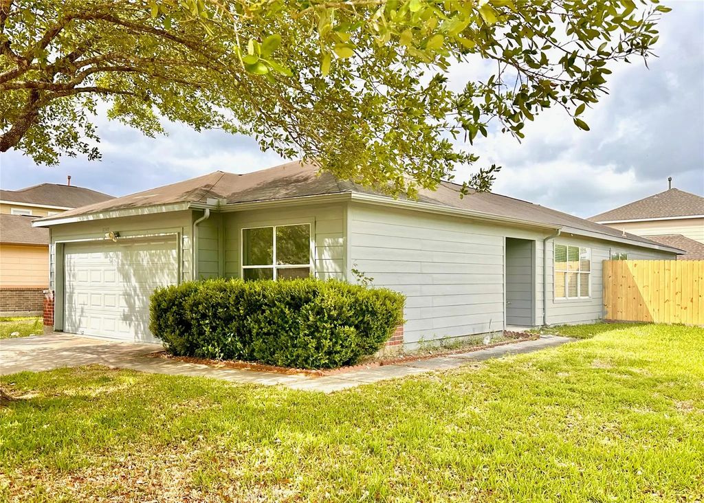8202 Radial Court, Rosharon