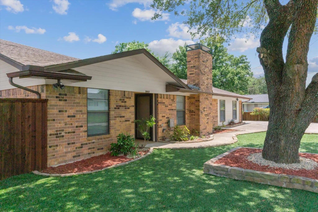 302 Erwin Street, Edgewood