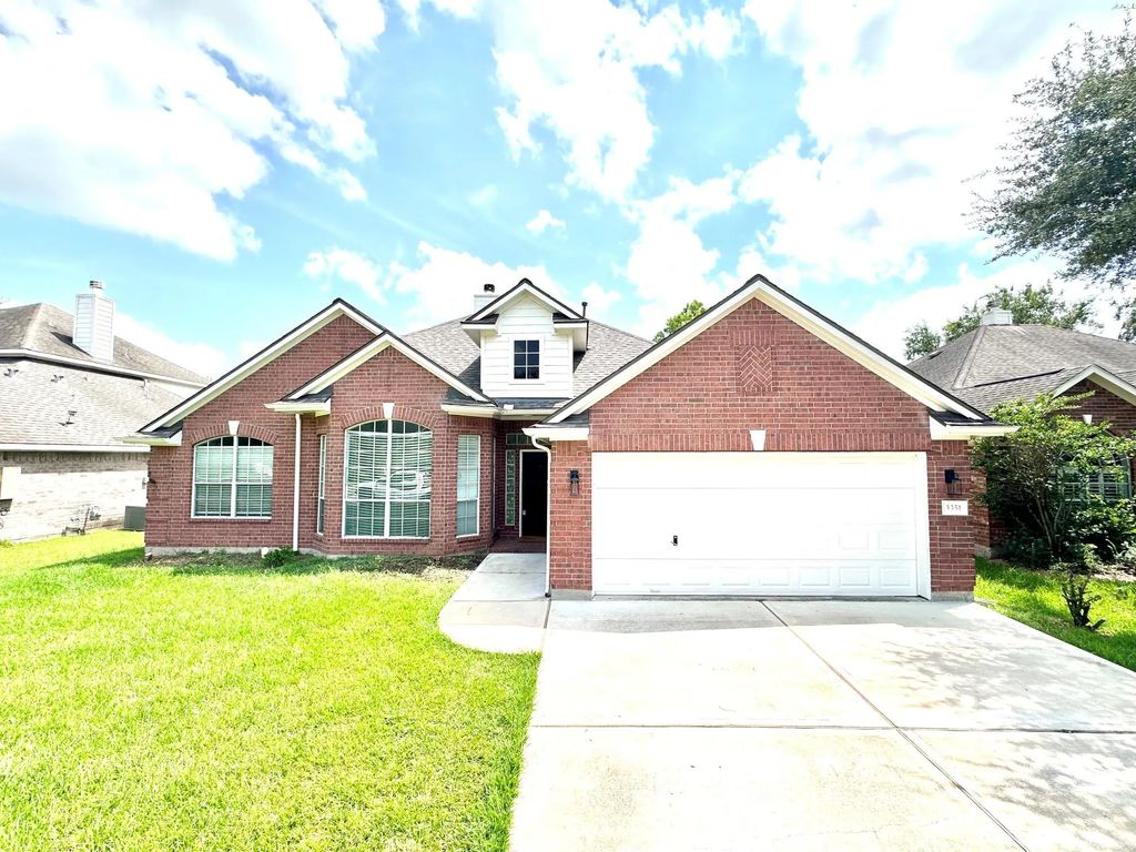 3351 Lakeway Lane, Pearland