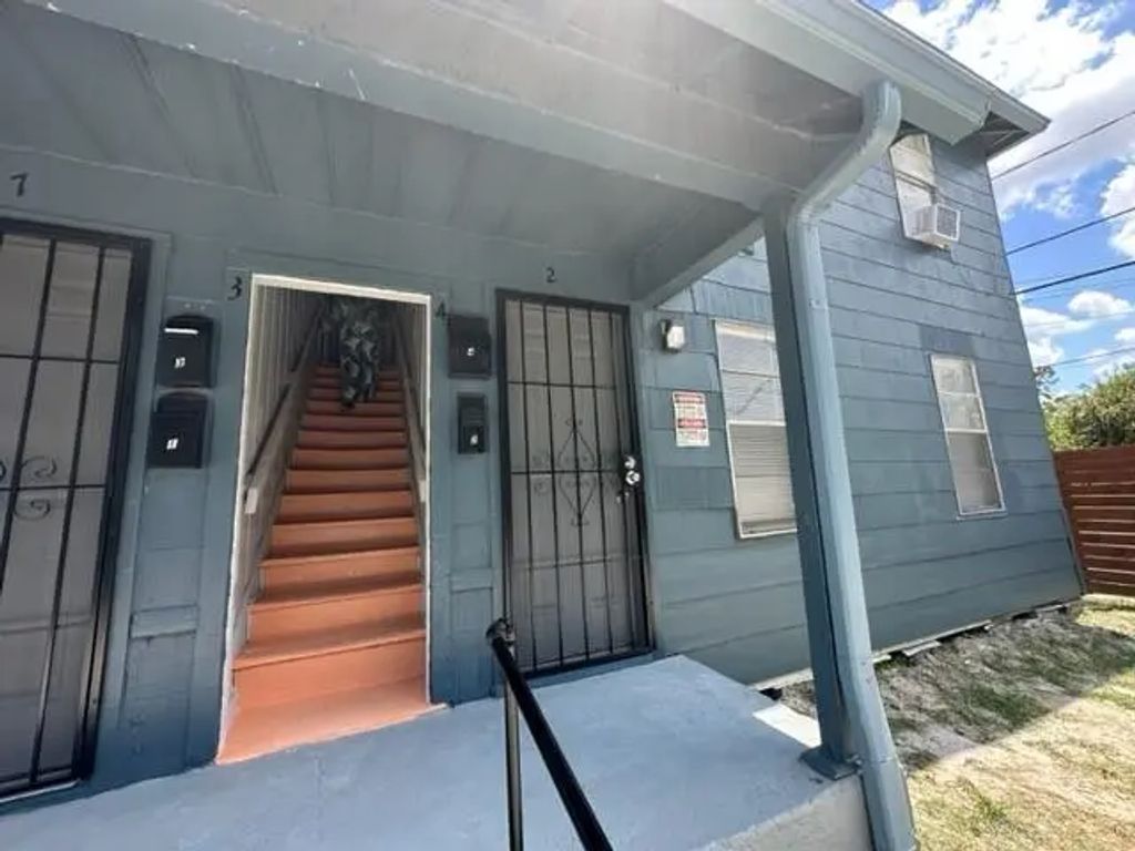 4615 Market St Street 2, Houston