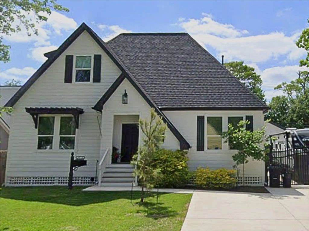 107 Shirleen Drive, Pasadena