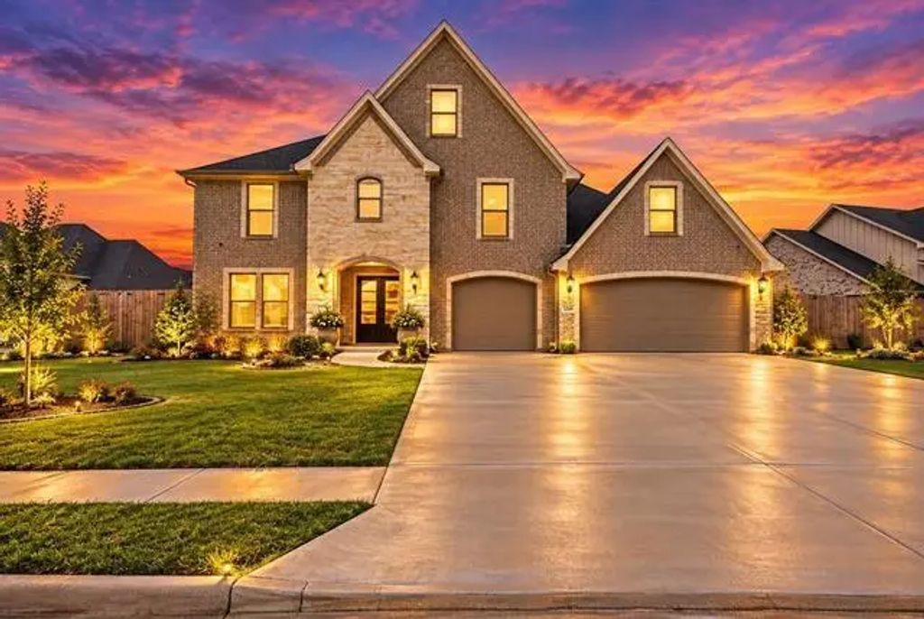 1245 Natasha's Way, Lumberton