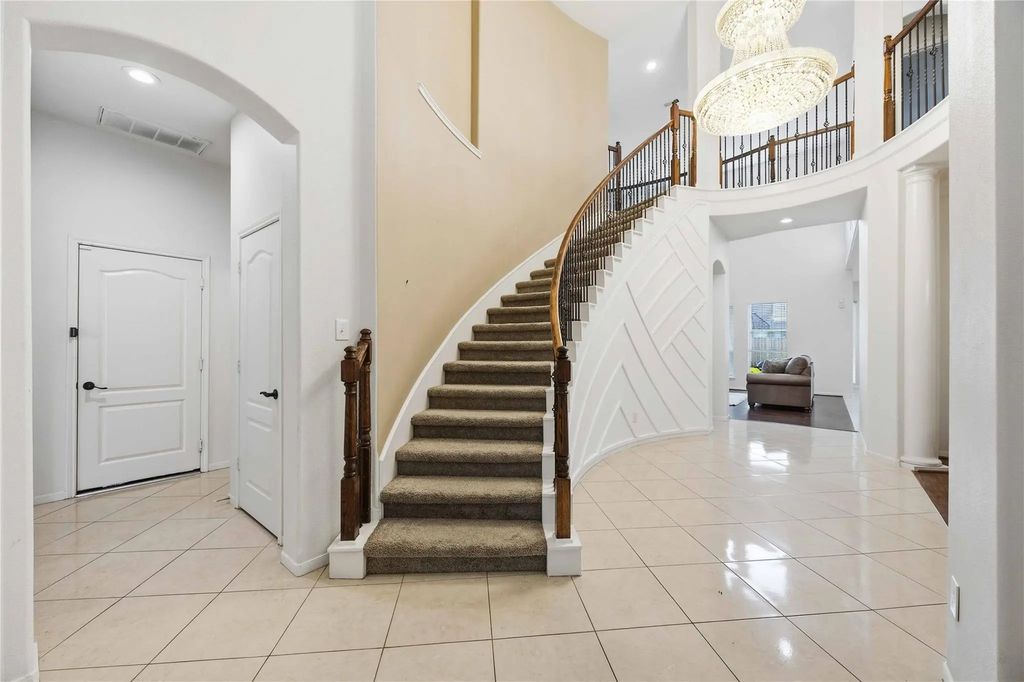 2526 Crystal Shore Drive, Rosharon