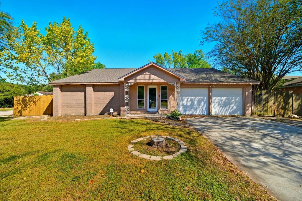 16957 Glen Eagle Drive, Conroe
