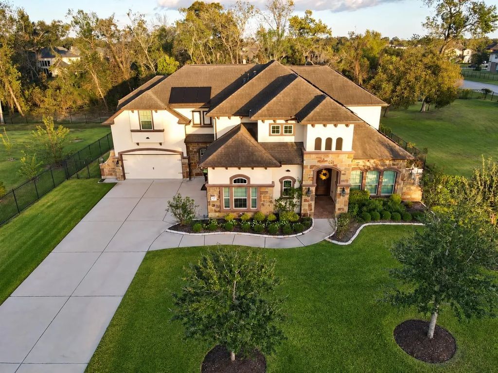 5018 Southampton Road, Missouri City