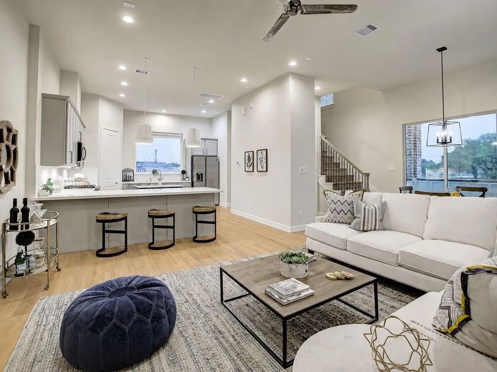 4518 Yoakum Boulevard, Houston