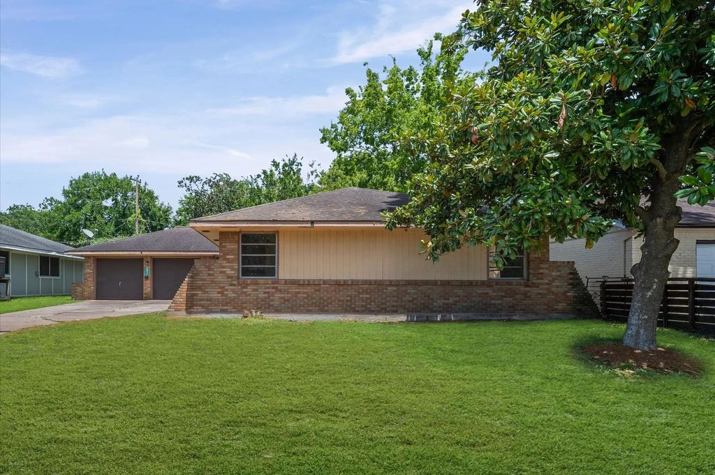 9011 Sandpiper Drive, Houston