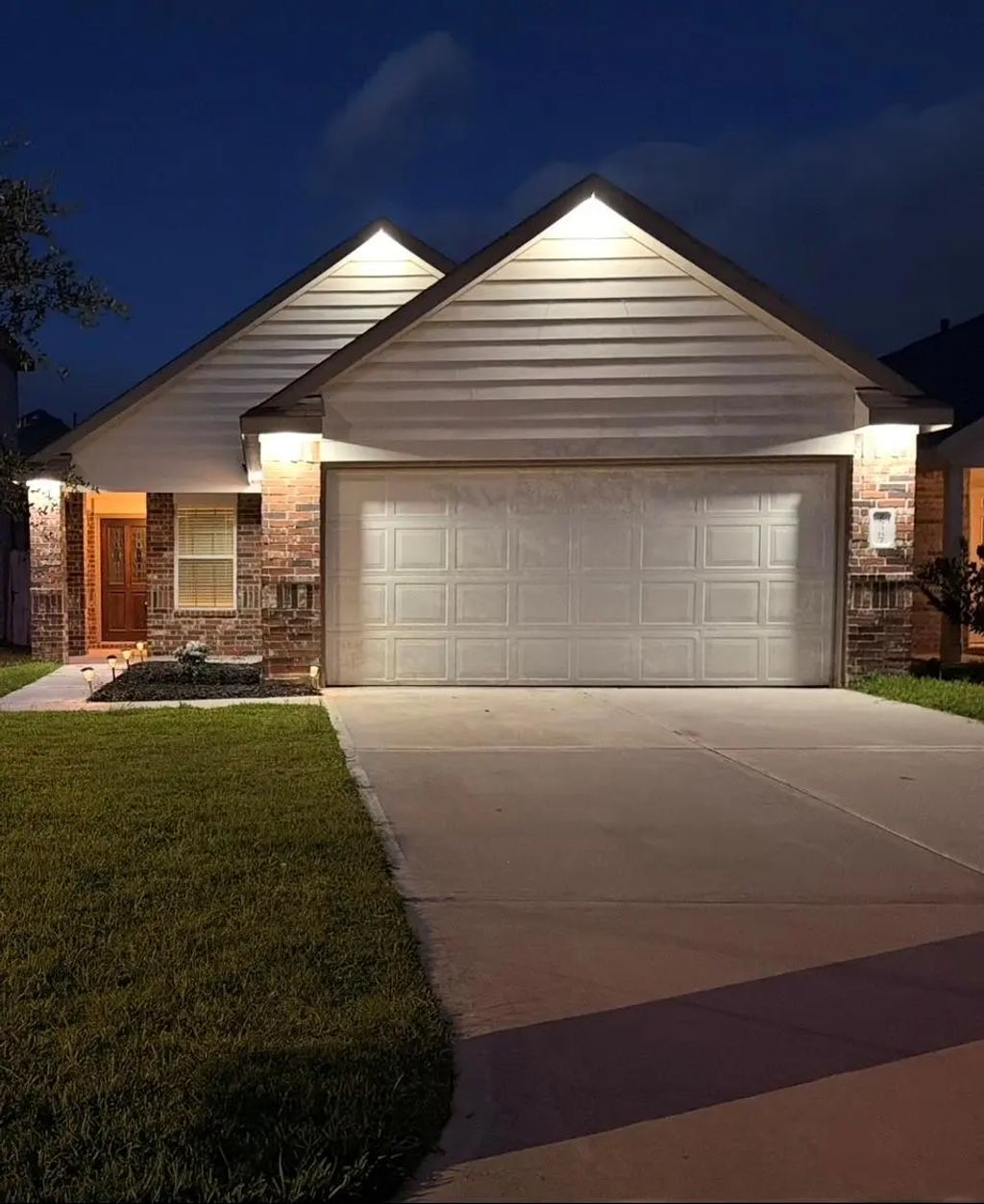 25387 Grotto Falls Lane, Porter