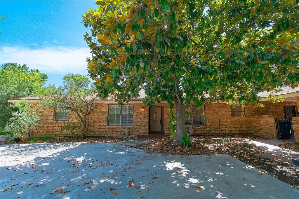 104 Braeburn Circle, Kerrville