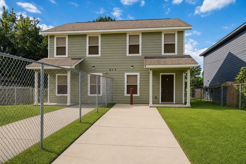 513 Avenue I, Conroe