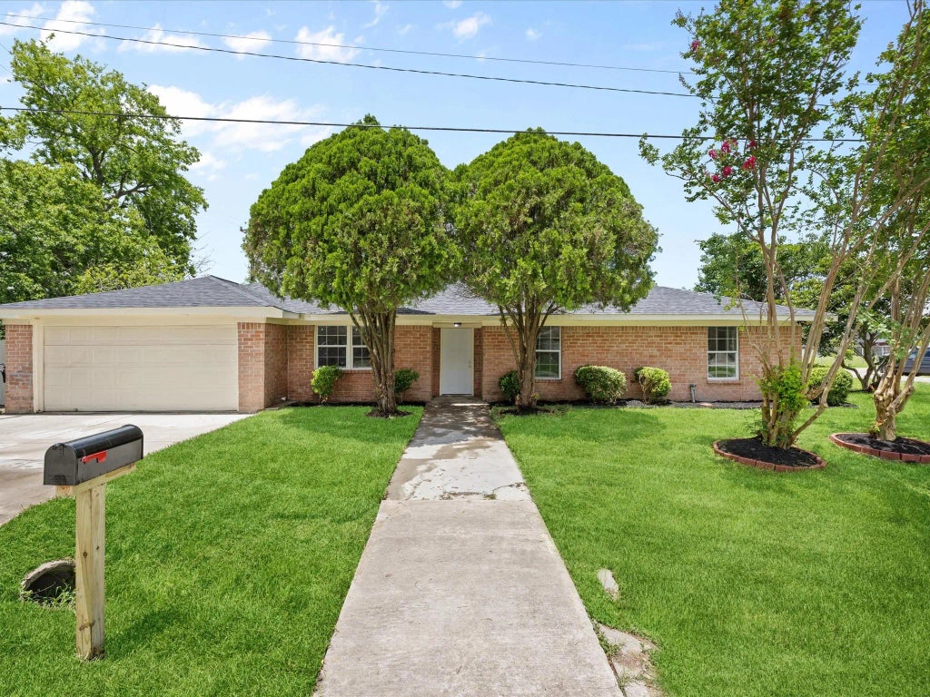 10202 Teneha Drive, Houston