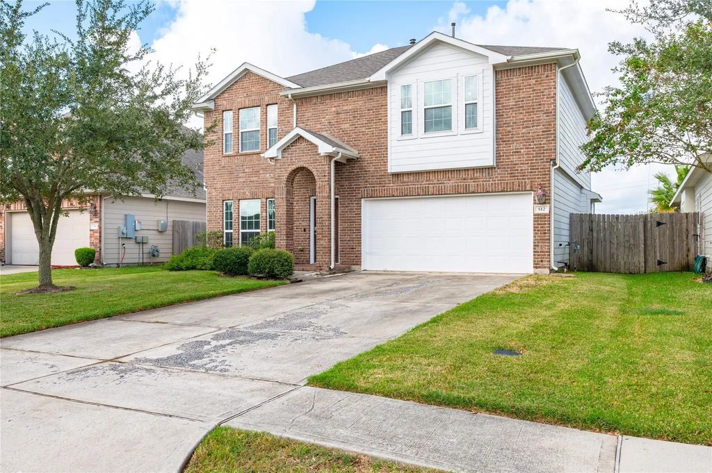 512 Forest Village Circle, La Marque