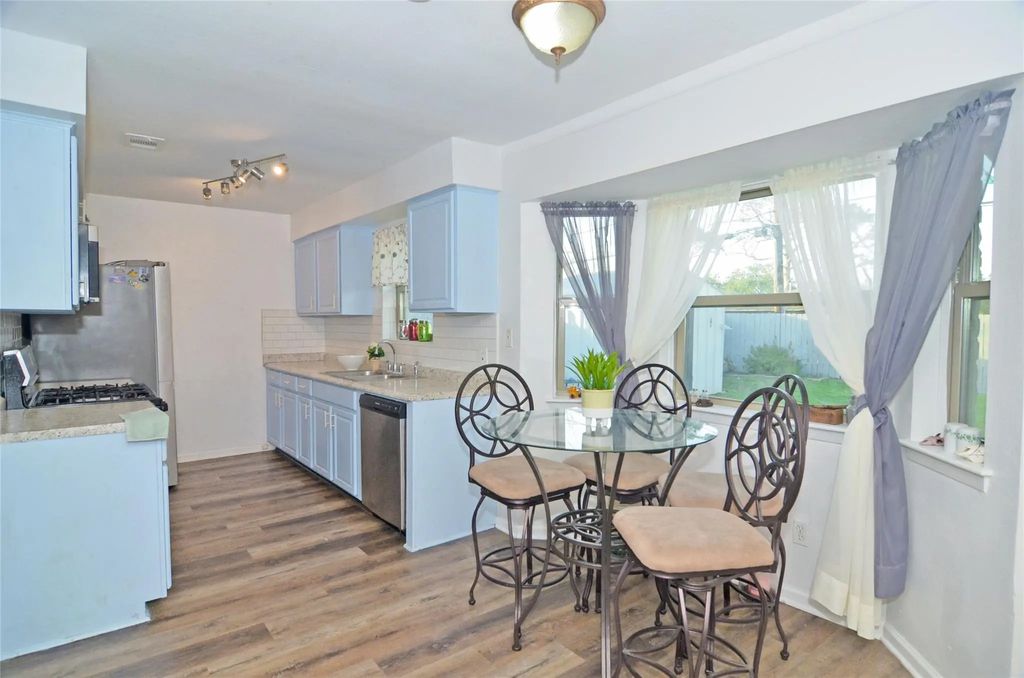 1716 Dolphin Drive, Seabrook