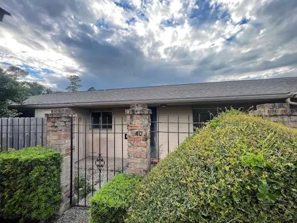 1529 Wirt Road 40, Houston