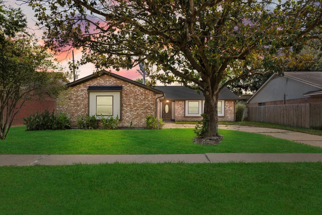 16523 Loch Maree Lane, Houston