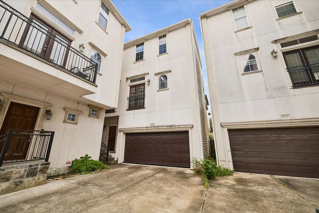 5715 Kiam Street, Houston