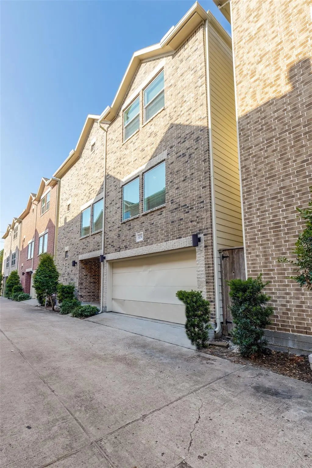 8739 Bryam Street, Houston