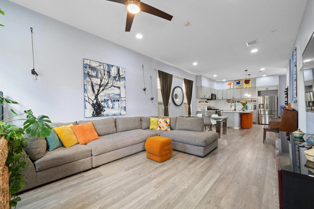 5005 Brady Street, Houston