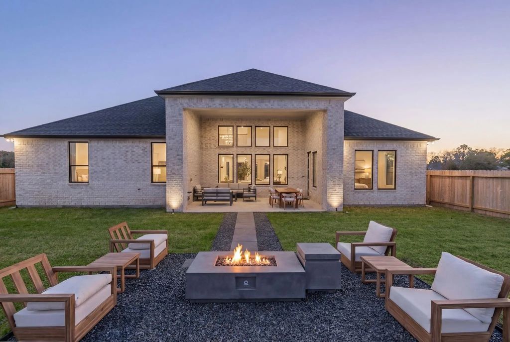 2351 Friendswood Trail, Friendswood