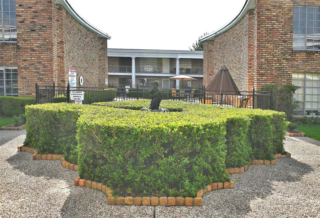 2101 Fountain View Drive 38c, Houston