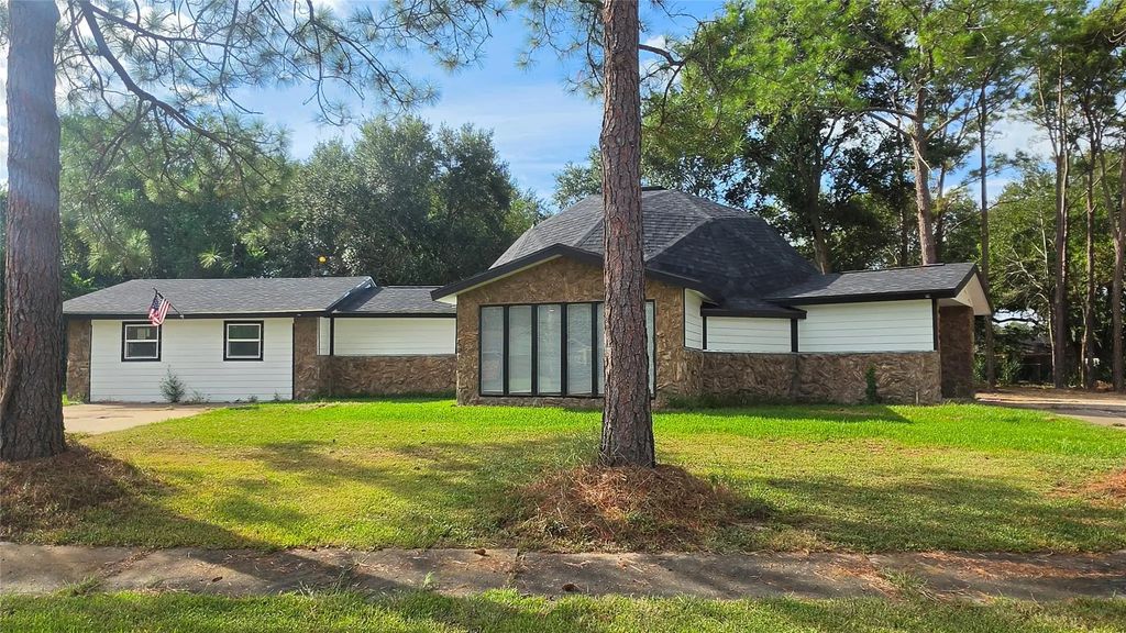 2104 Hedgerose Lane, Bay City