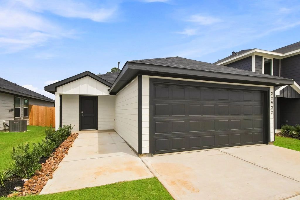 22922 Primrose Wind, Hockley