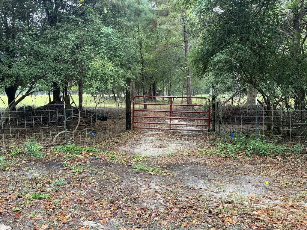 1340 County Road 4375, Spurger