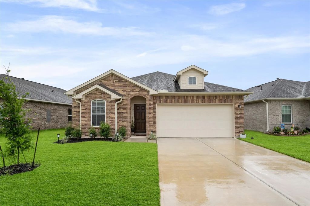 8223 Rose Quartz Dr, Texas City