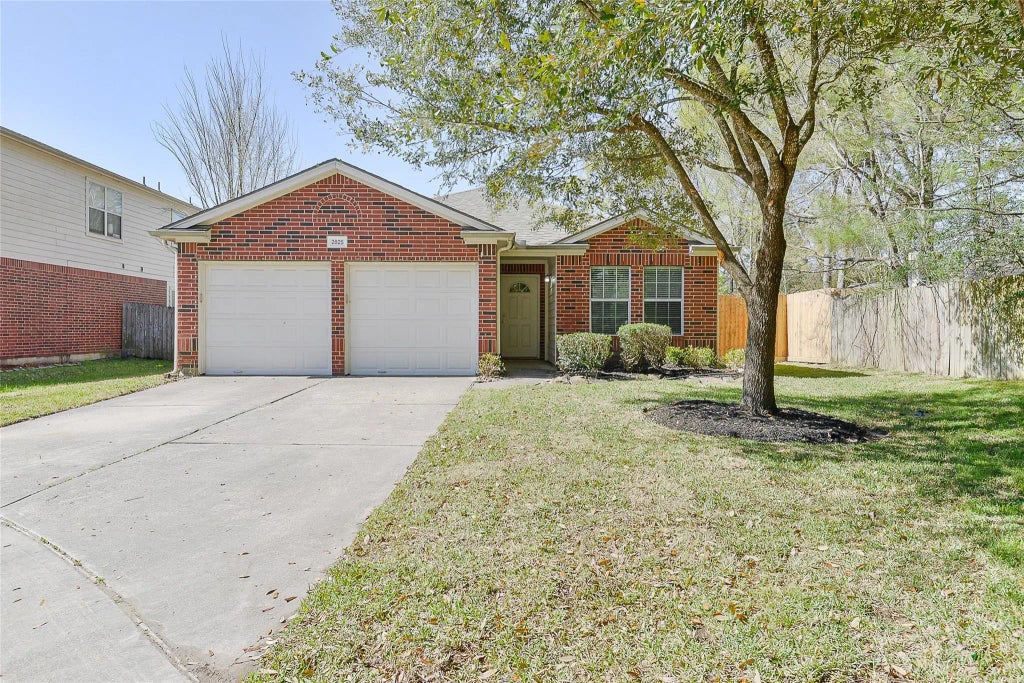2825 Woodspring Forest Drive, Houston
