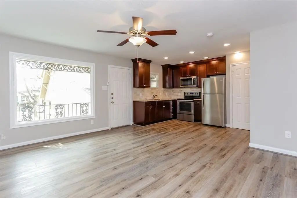 808 1/2 W Main Street 4, Houston