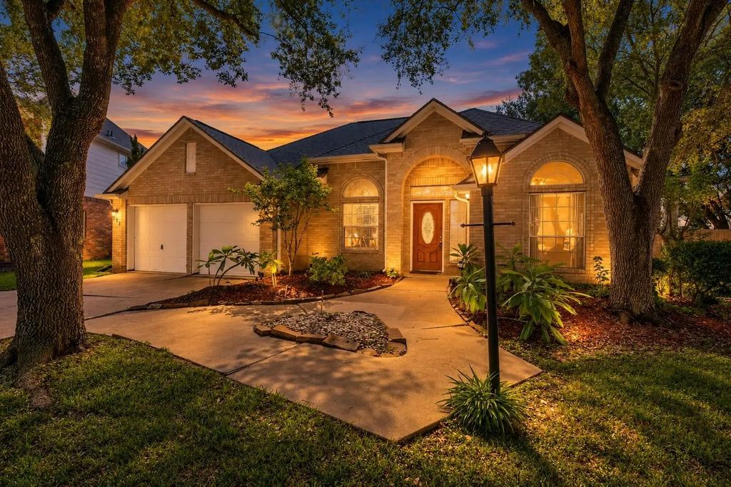 313 Arbor Circle, League City