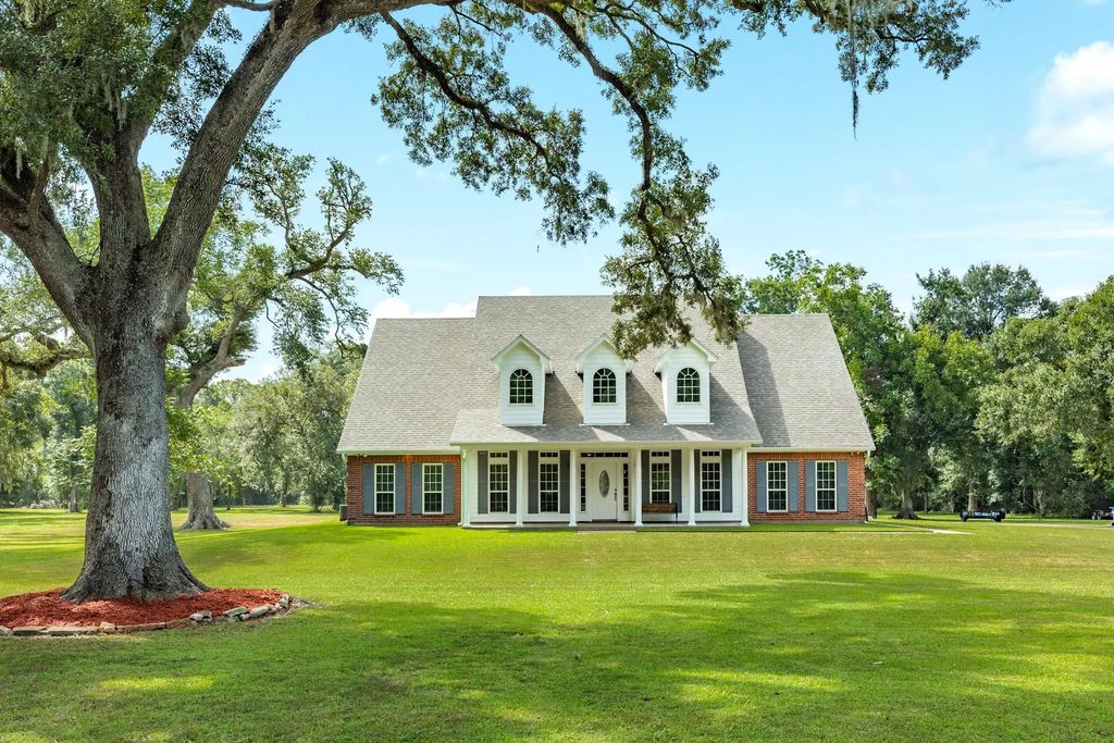 2211 County Road 36, Angleton