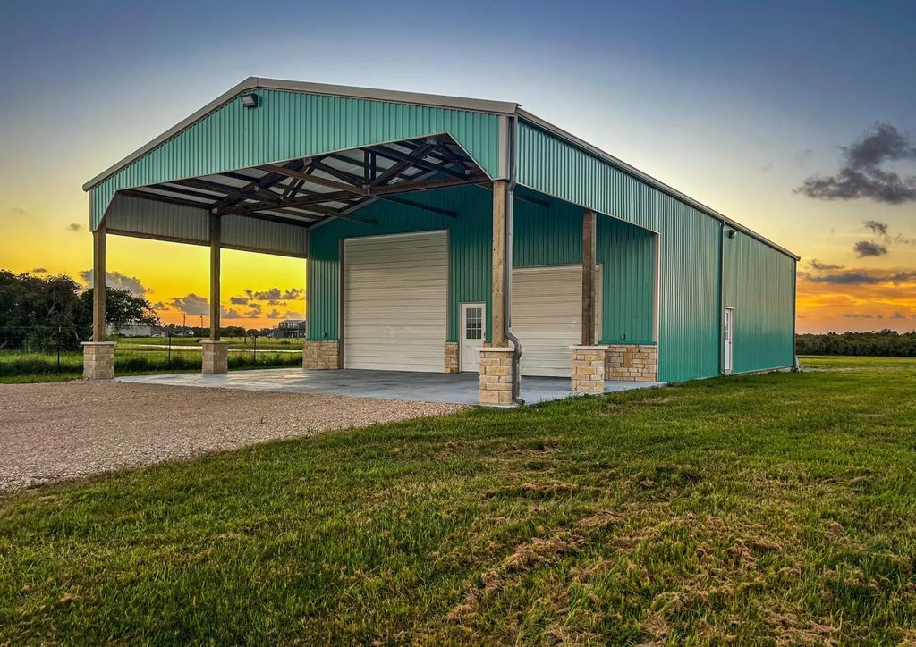 185 E Tiki Drive, Seadrift