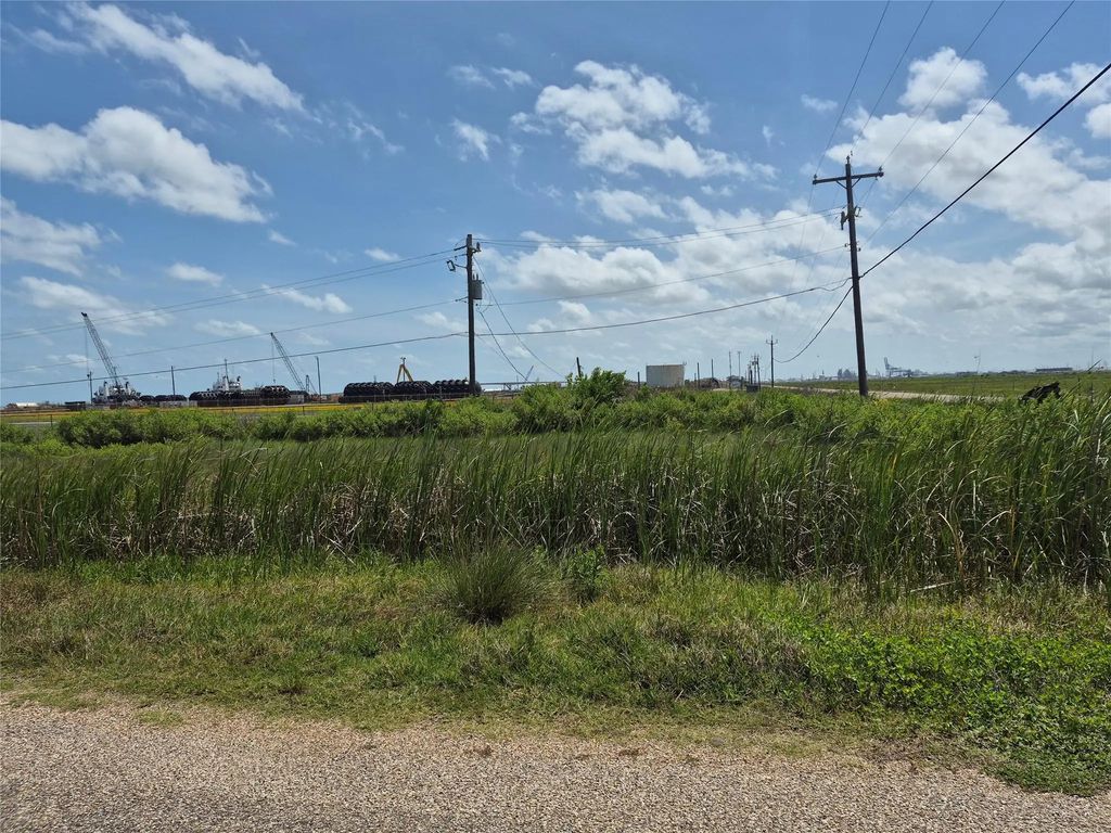 1216 Gulfview Lane, Freeport