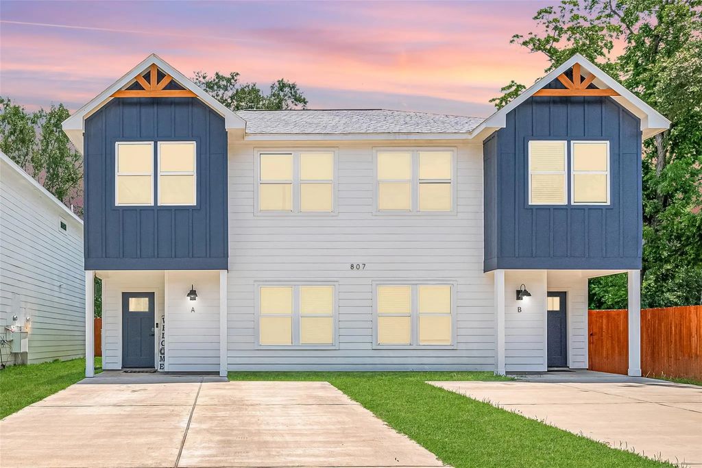 813 Avenue J Place A, Conroe