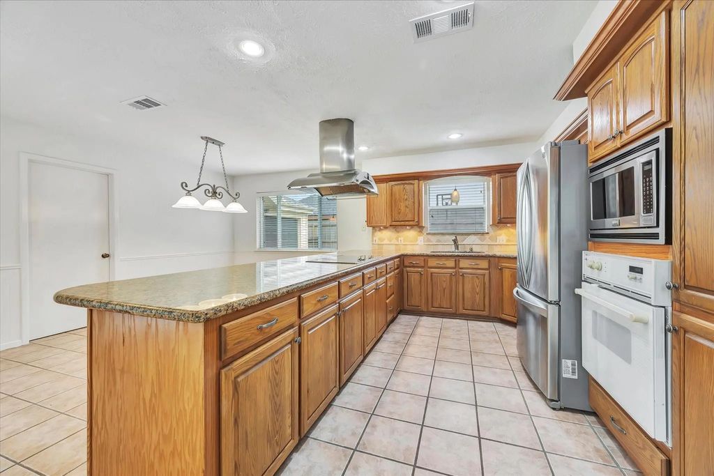 15414 Pleasant Valley Road, Houston