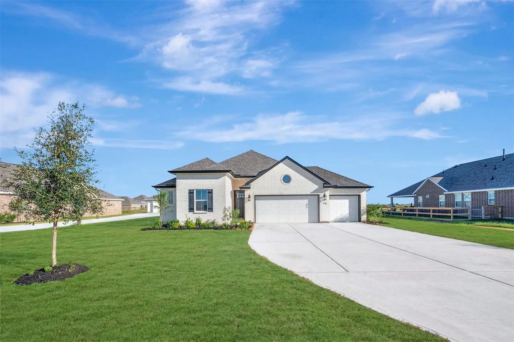 402 Cane Crossing Lake Drive, Sealy